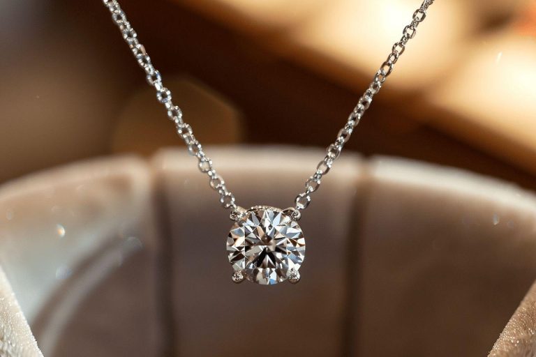 Le Top 5 des bijoux à offrir à une femme pour un anniversaire